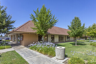 255 W Bullard Ave, Clovis, CA for rent Building Photo- Image 1 of 3