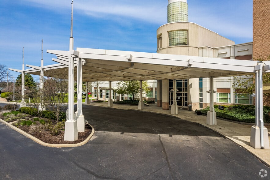 25777 Detroit Rd, Westlake, OH to rent - Building Photo - Image 3 of 5