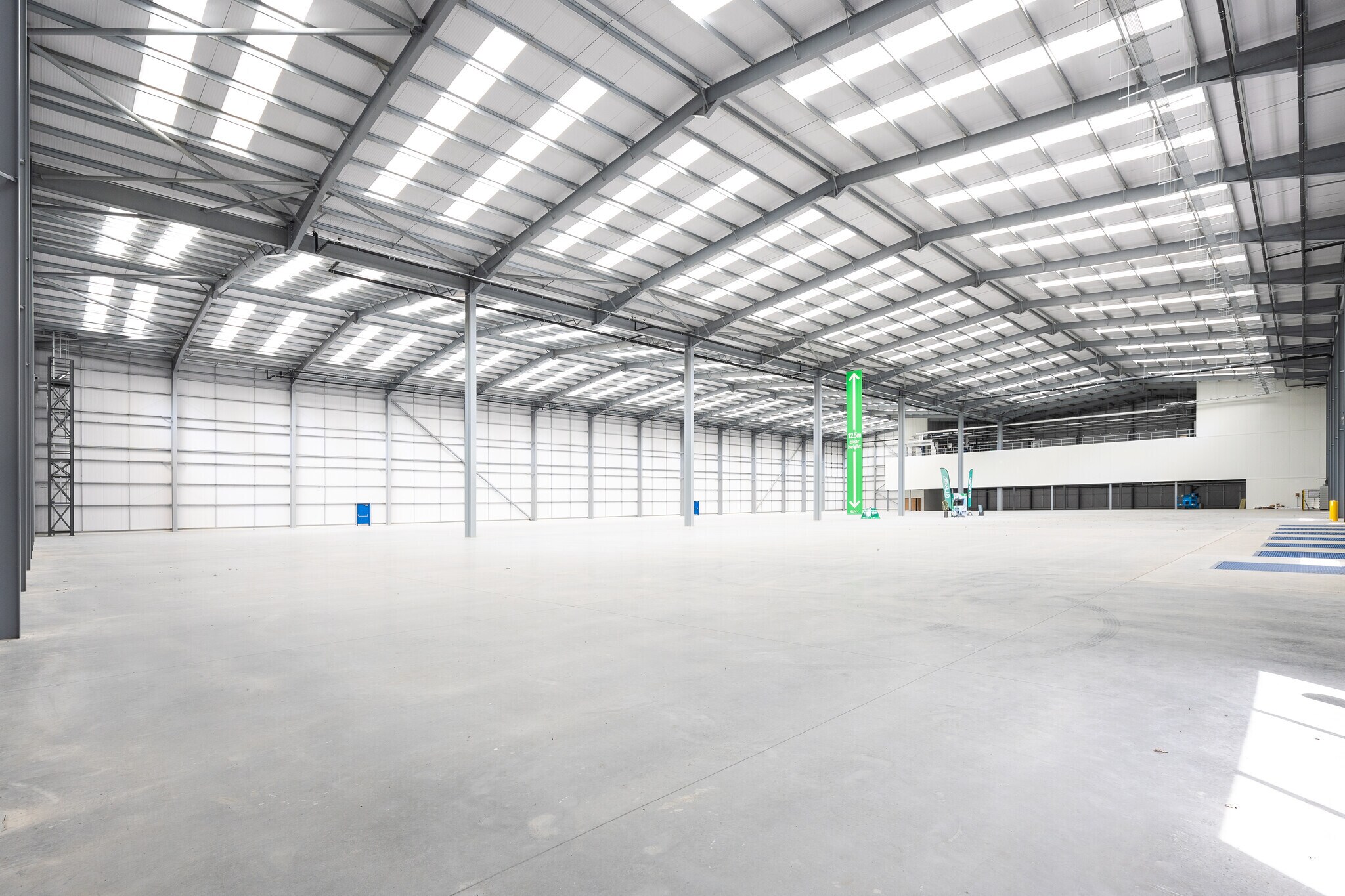 Napier Way, Crawley to rent Interior Photo- Image 1 of 9