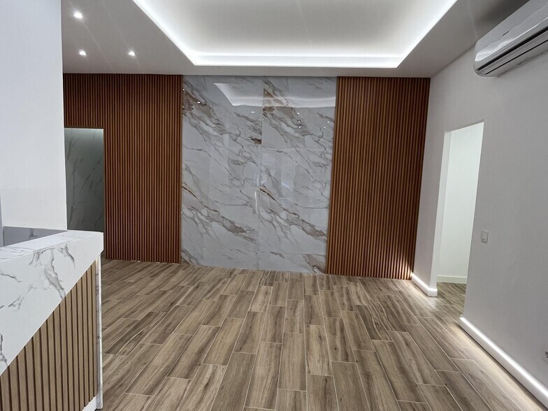 Retail in Esparreguera, Barcelona to rent - Interior Photo - Image 2 of 18