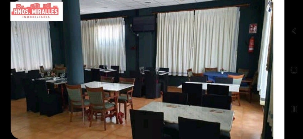 Retail in Santa Pola, Alicante to rent - Building Photo - Image 3 of 24