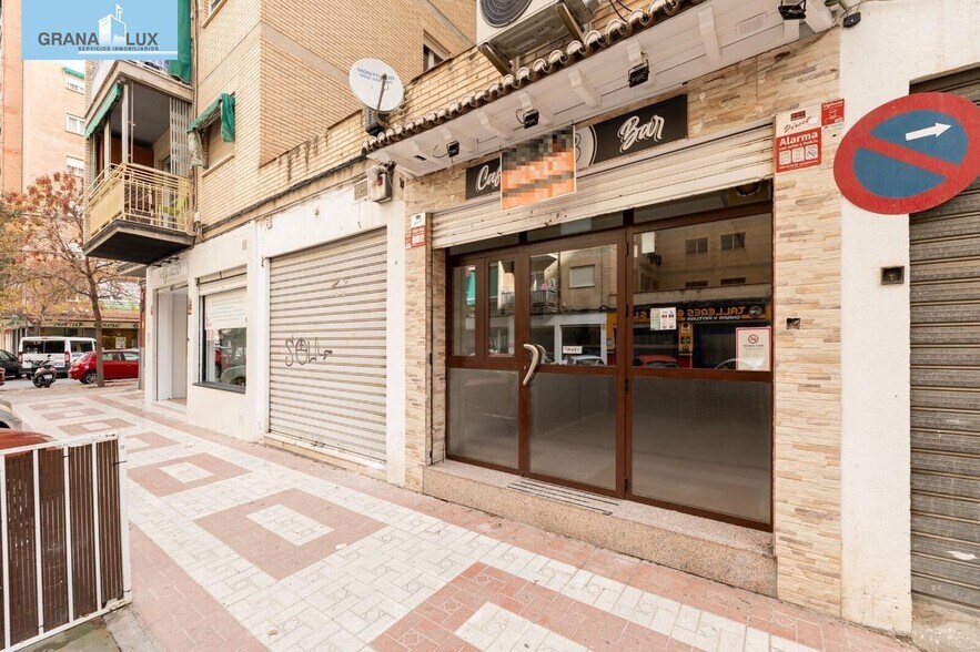 Calle Pintor Ismael de la Serna, 12, Granada, Granada for sale - Building Photo - Image 2 of 21