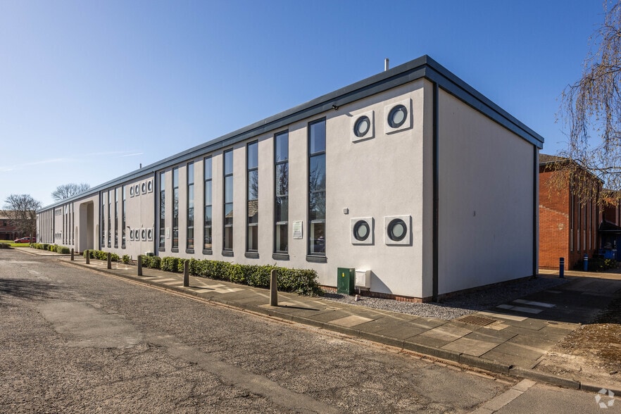 Kingsway, Gateshead to rent - Building Photo - Image 2 of 4