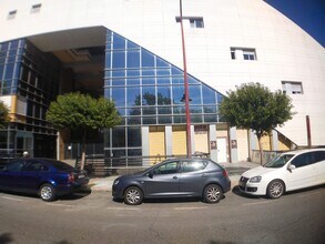 Retail in Parla, Madrid to rent Building Photo- Image 2 of 15