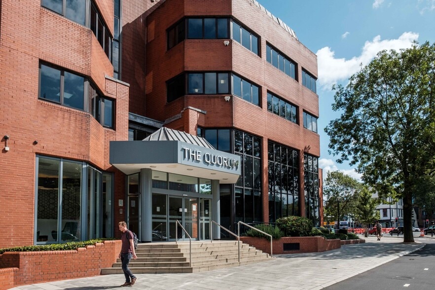 Bond St S, Bristol to rent - Building Photo - Image 2 of 4