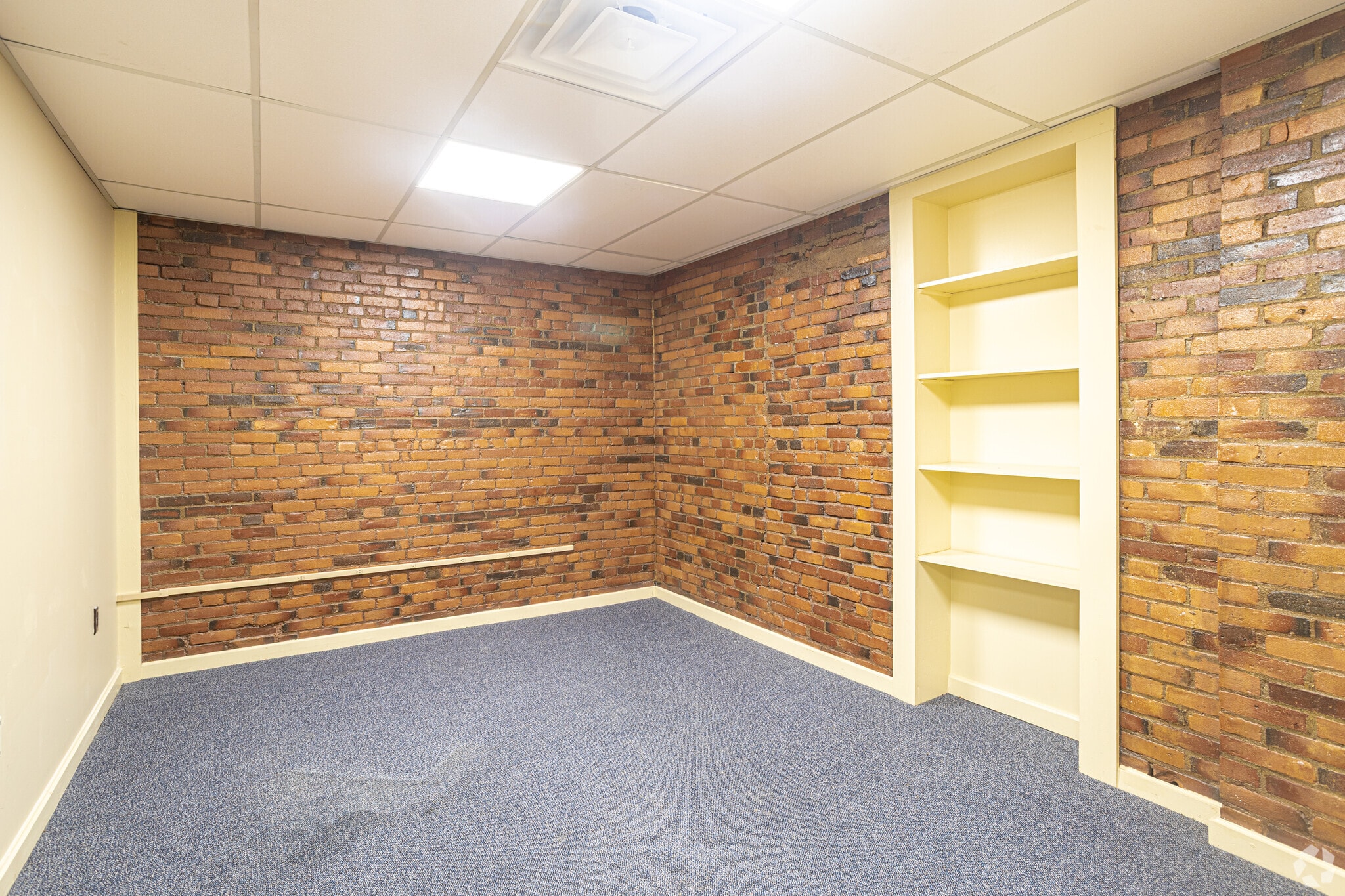 10 Ferry St, Concord, NH to rent Interior Photo- Image 1 of 3