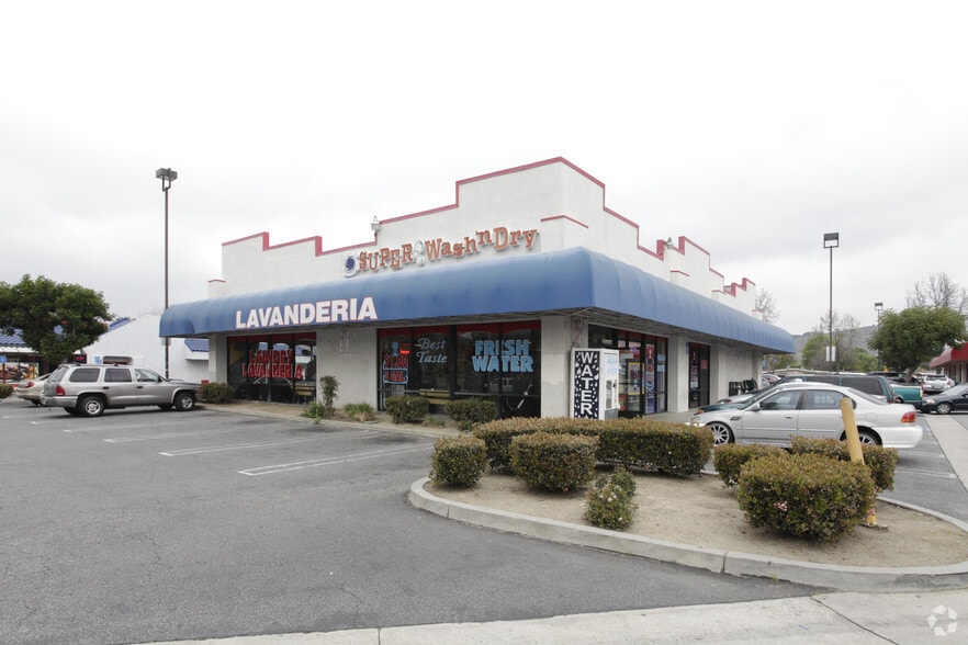 King's Plaza portfolio of 4 properties for sale on LoopNet.co.uk - Building Photo - Image 3 of 4