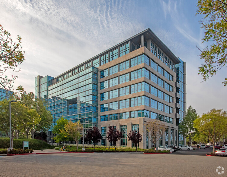 1000 Enterprise Way, Sunnyvale, CA for rent - Building Photo - Image 1 of 5