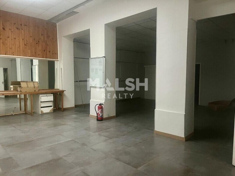 Retail in Lyon to rent - Interior Photo - Image 3 of 6