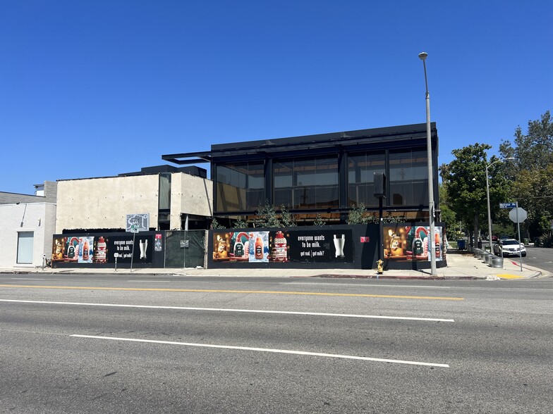 8151 MELROSE Ave, Los Angeles, CA for sale - Primary Photo - Image 1 of 1