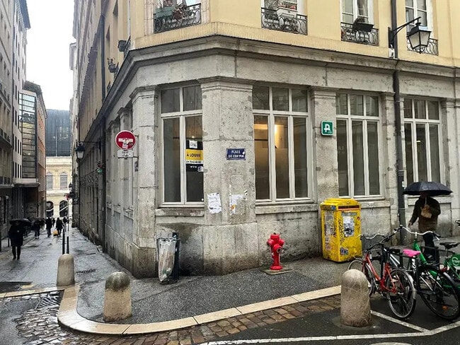 Location Bureaux 143 m²
