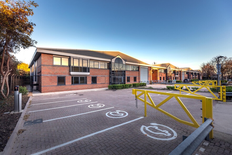 18-22 Telford Way, London to rent - Building Photo - Image 2 of 6