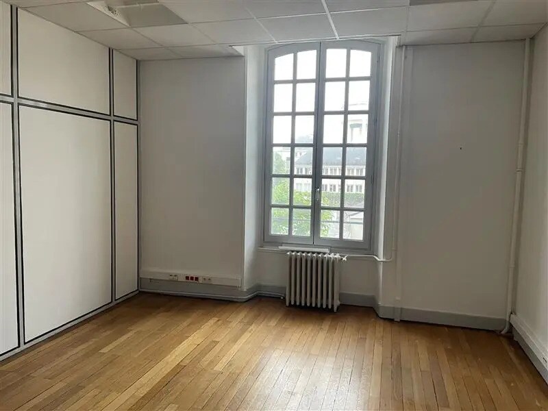 Location Bureaux 37 m² - Photo 1