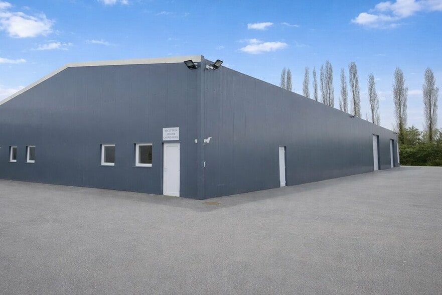 Industrial in Le Mesnil-en-Thelle for sale - Building Photo - Image 1 of 5