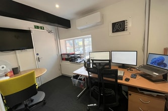 Latimer Rd, Latimer to rent Interior Photo- Image 2 of 3