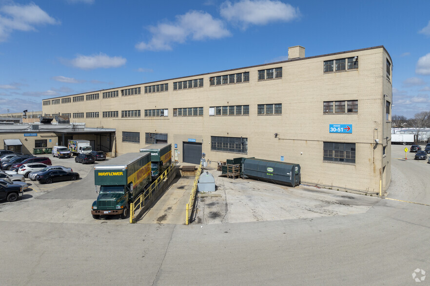 Sungate Industrial Park, Chicago, IL for rent - Building Photo - Image 2 of 9