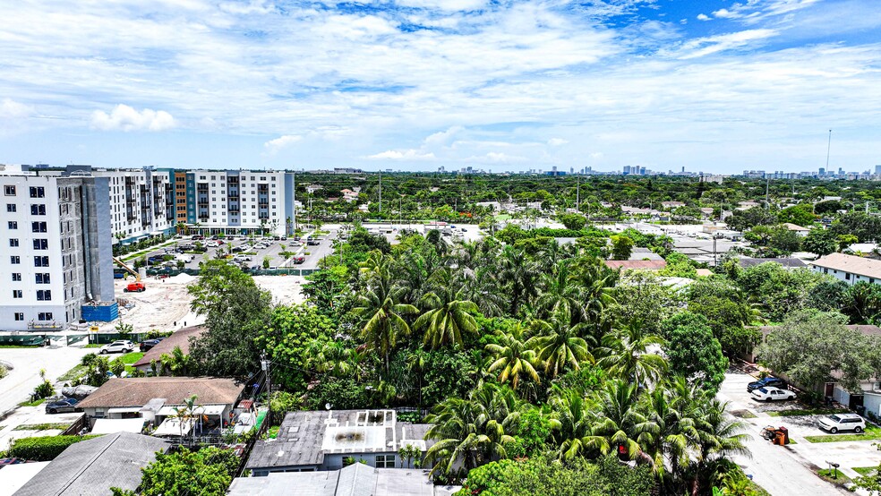 6101 Buchanan St, Hollywood, FL for sale - Primary Photo - Image 1 of 9