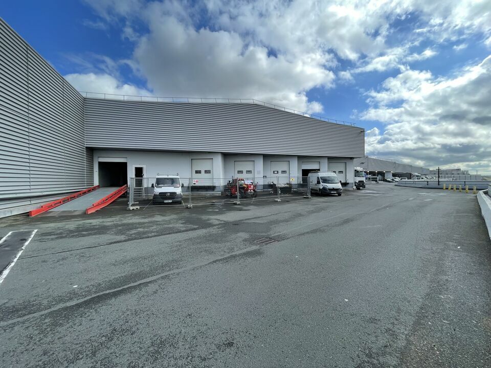 Industrial in Pantin to rent Building Photo- Image 1 of 5