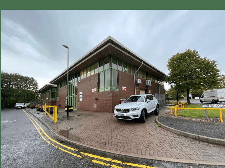 Fairfield Ct, Coventry to rent - Building Photo - Image 2 of 7