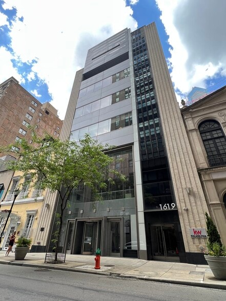 1619 Walnut St, Philadelphia, PA to rent - Building Photo - Image 3 of 3