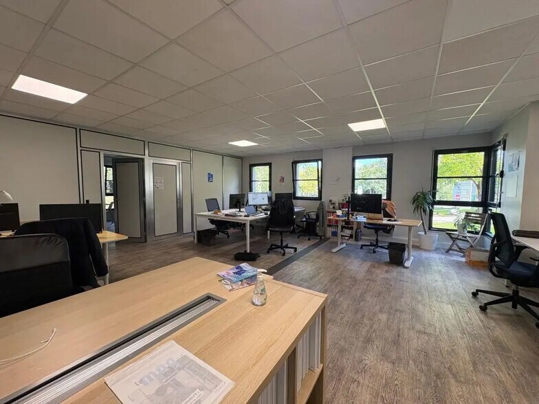 Office in Saint-Herblain to rent - Interior Photo - Image 2 of 8