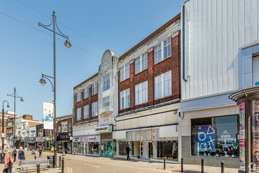 1-32 Quadrant Arcade, Romford RM1 3ED | LoopNet UK