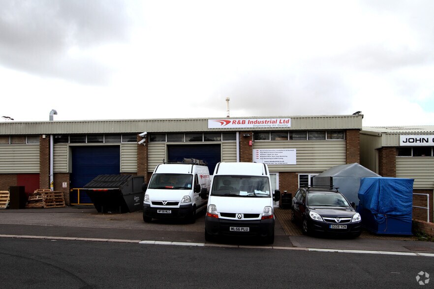 14 Towergate Industrial Park, Andover to rent - Building Photo - Image 3 of 5