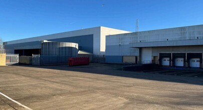 3 Swallowdale Ln, Hemel Hempstead to rent Building Photo- Image 2 of 3