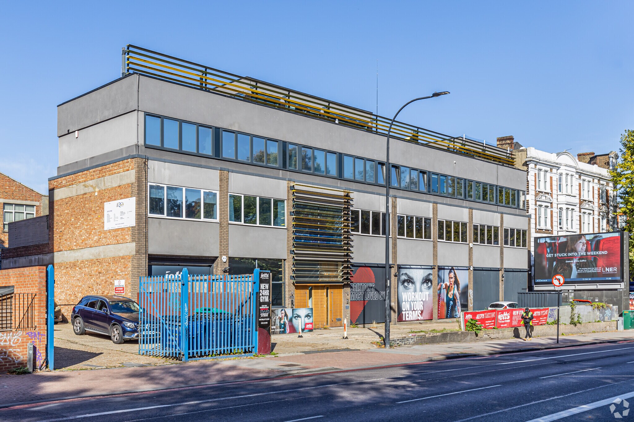 116-120 Brixton Hl, London for sale Primary Photo- Image 1 of 1