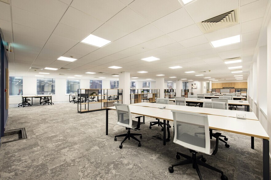 33 Creechurch Ln, London to rent - Building Photo - Image 2 of 17