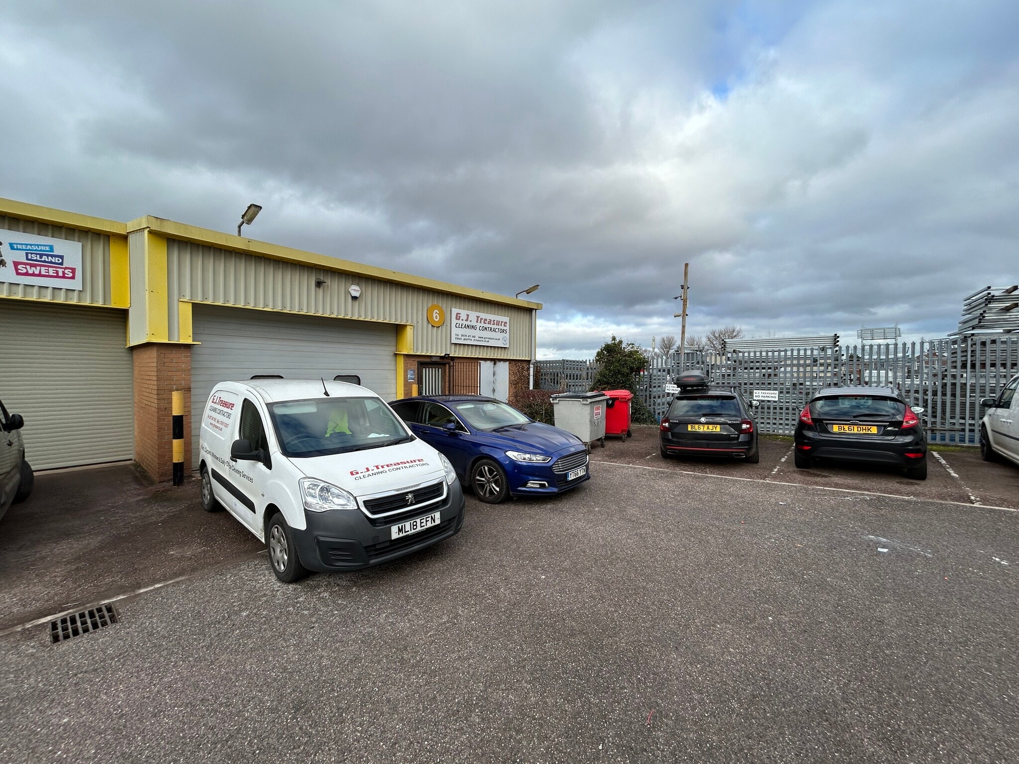 Novers Hl, Bristol to rent Building Photo- Image 1 of 18