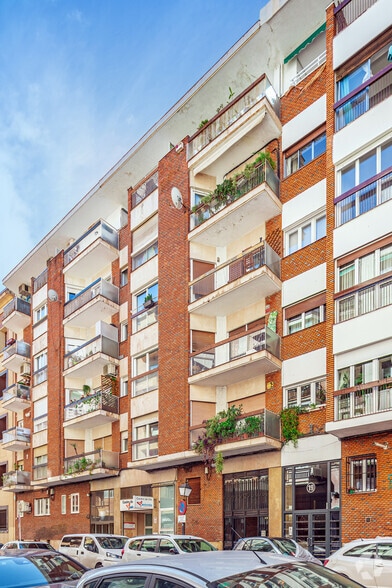 Build-to-Rent in Madrid, Madrid for sale - Primary Photo - Image 1 of 2