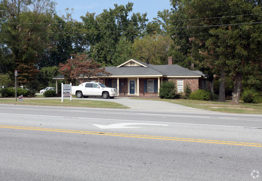 1231 N Main St, Lillington, NC for sale - Primary Photo - Image 1 of 1