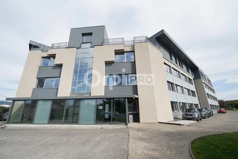 129 Chemin Du Moulin Carron, Écully to rent - Building Photo - Image 2 of 12