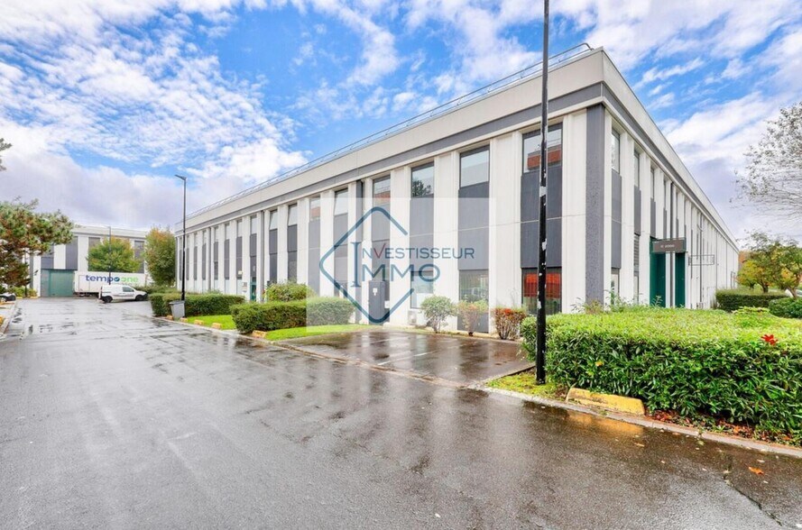 Light Industrial in Verrières-le-Buisson to rent - Building Photo - Image 2 of 5
