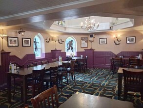 818 Manchester Old Rd, Manchester to rent Interior Photo- Image 2 of 8