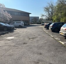 Flanders Rd, Southampton to rent Building Photo- Image 2 of 7