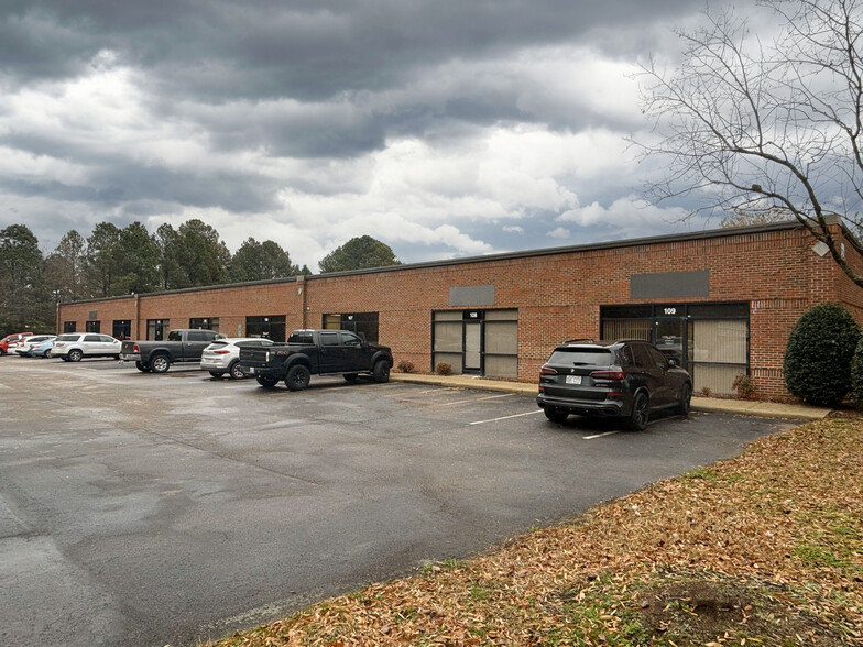 7424 ACC Blvd, Raleigh, NC for rent - Building Photo - Image 1 of 5