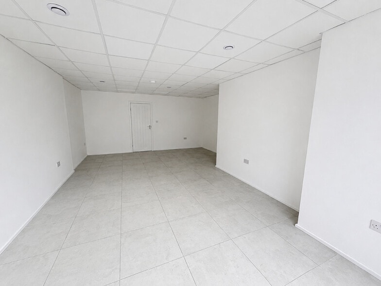 59 Liverpool Rd, Stoke On Trent to rent - Building Photo - Image 2 of 9