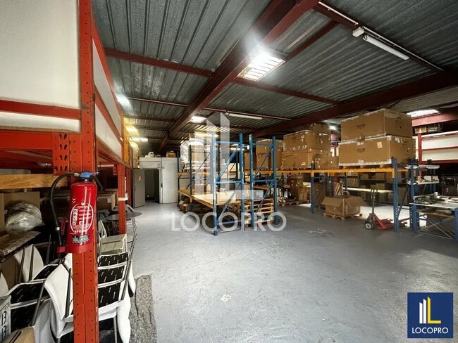 Location Local d'activités 470 m²