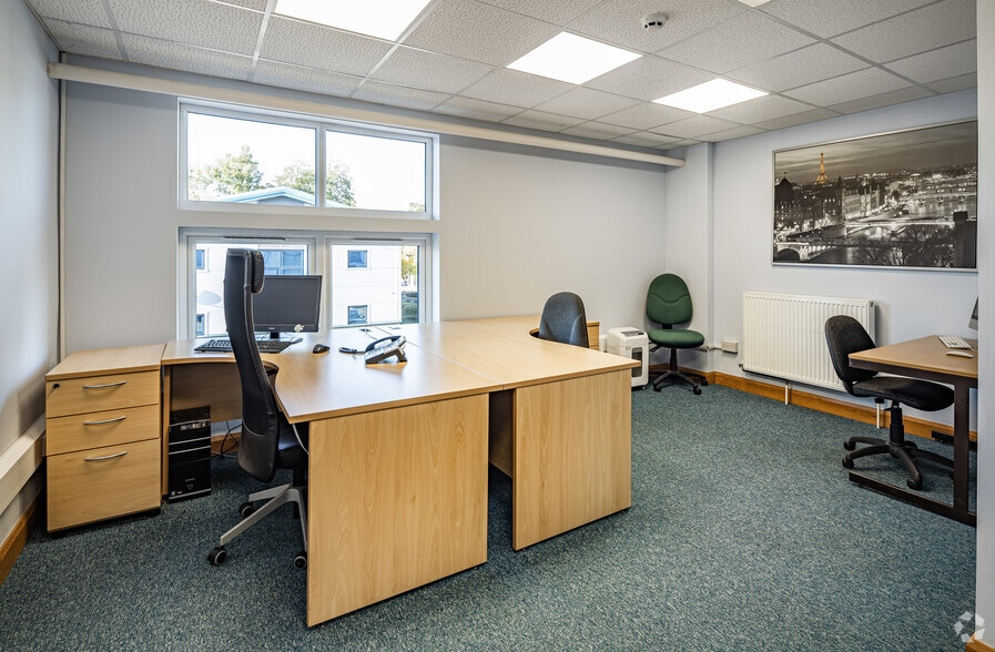 8 Hardy Close, Preston for sale - Interior Photo - Image 1 of 1