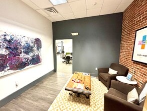 225 Arch St, Philadelphia, PA to rent Lobby- Image 2 of 9