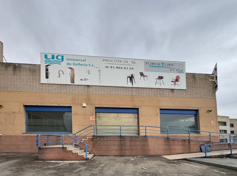 Calle de Eduardo Torroja, 15, Leganés, Madrid to rent - Building Photo - Image 2 of 15