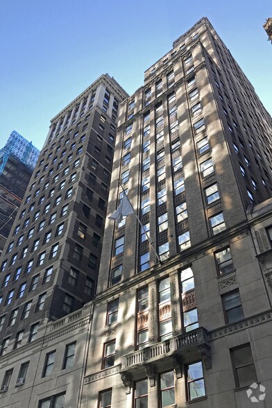 315 Madison Ave, New York, NY for rent - Building Photo - Image 1 of 13