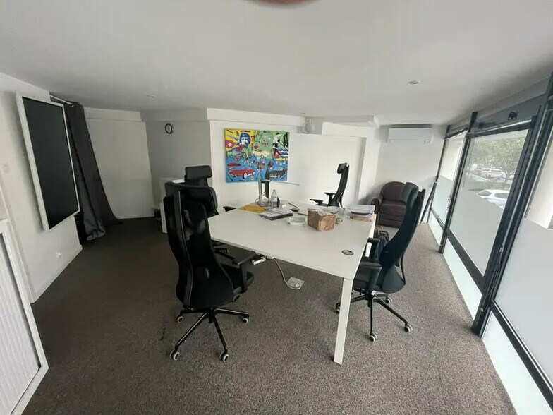 Office in Lyon to rent - Interior Photo - Image 2 of 16