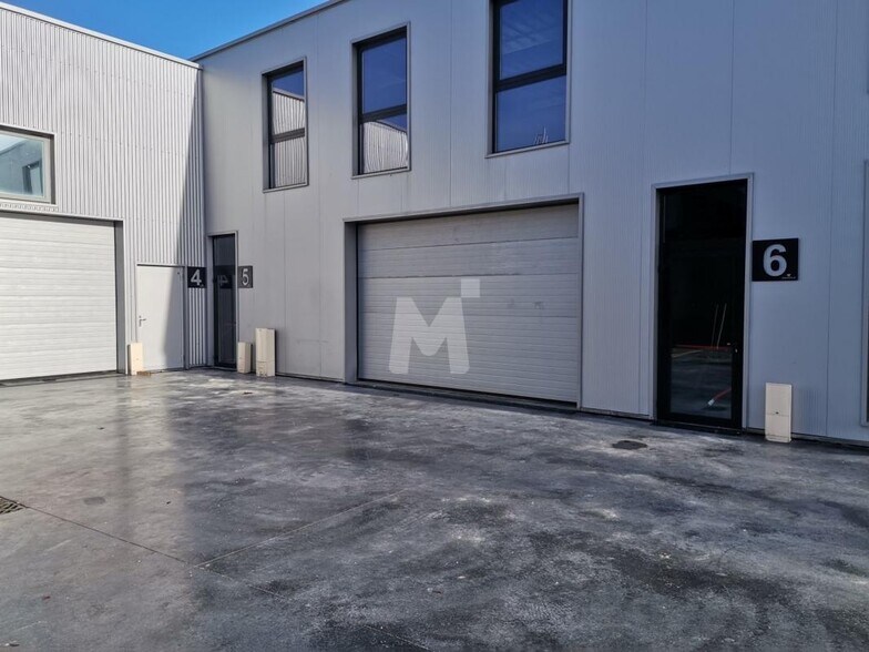 Office in Grigny to rent - Building Photo - Image 3 of 7
