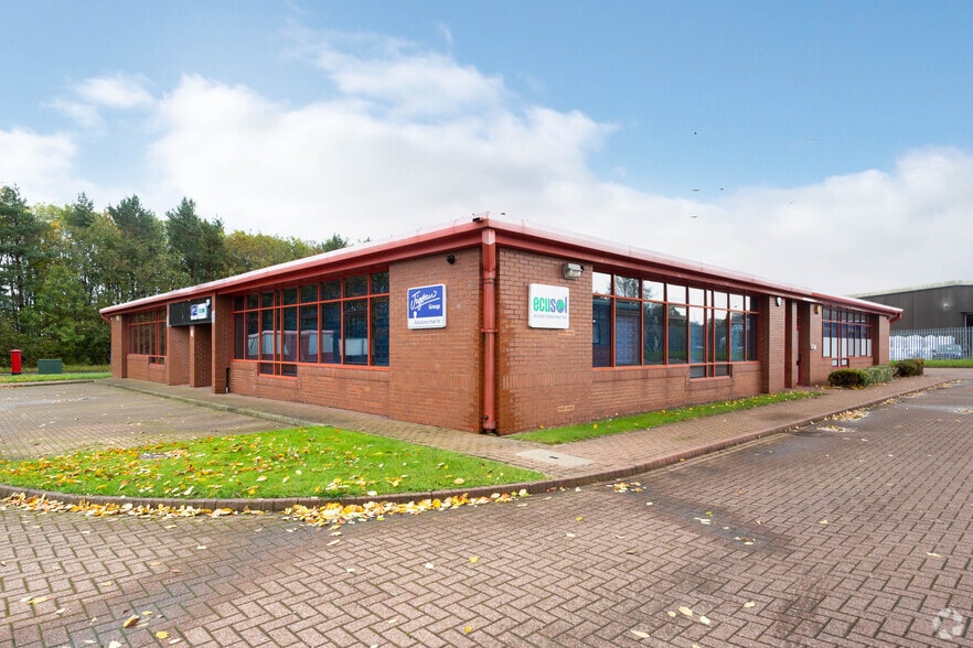 Tower Rd, Washington to rent - Building Photo - Image 3 of 3