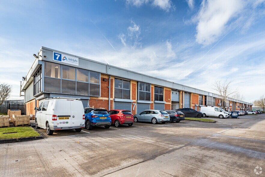 Horsfield Way, Stockport for sale - Primary Photo - Image 1 of 1