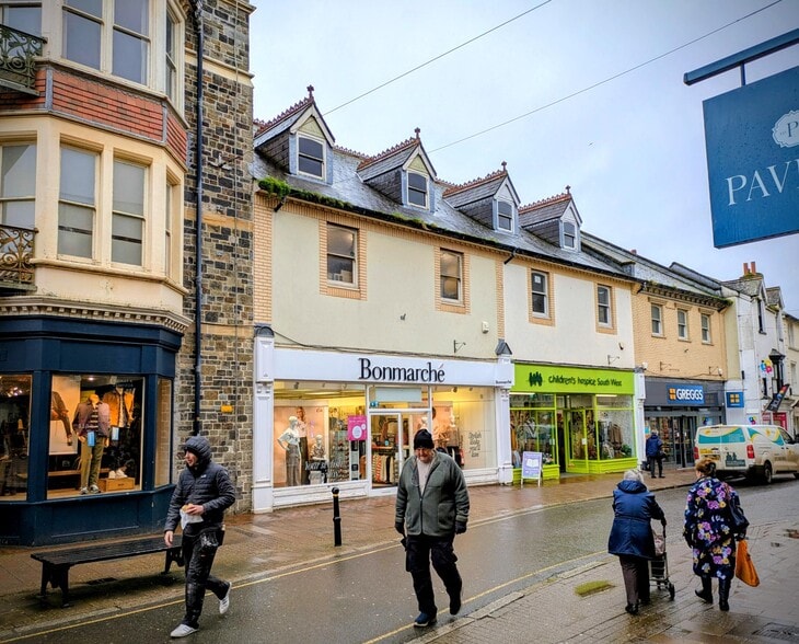 62A High St, Barnstaple to rent - Primary Photo - Image 1 of 1