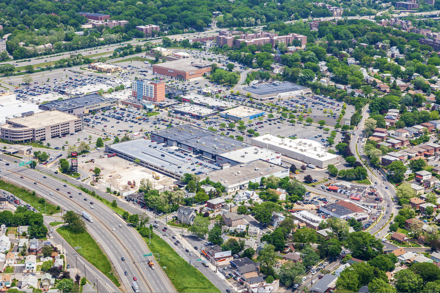 6 Mall Walk, Yonkers, NY for rent - Building Photo - Image 3 of 3